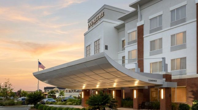 DoubleTree By Hilton Hotel Savannah Airport