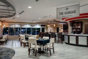 DoubleTree by Hilton Hotel Savannah Airport The Hanger Lounge and Grill