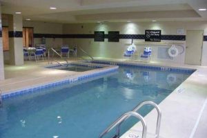 Hampton Inn Suites Savannah I-95 pool