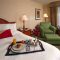 Hilton Garden Inn Savannah Airport bedroom 2
