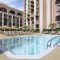 Hilton Savannah Desoto pool
