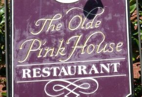 The Olde Pink House Restaurant entrance