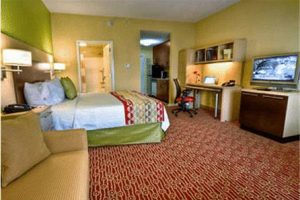 TownePlace Suites Marriott Savannah Airport bedroom 2