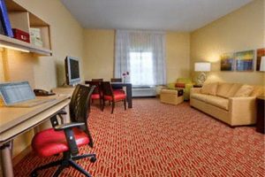 TownePlace Suites Marriott Savannah Airport suite